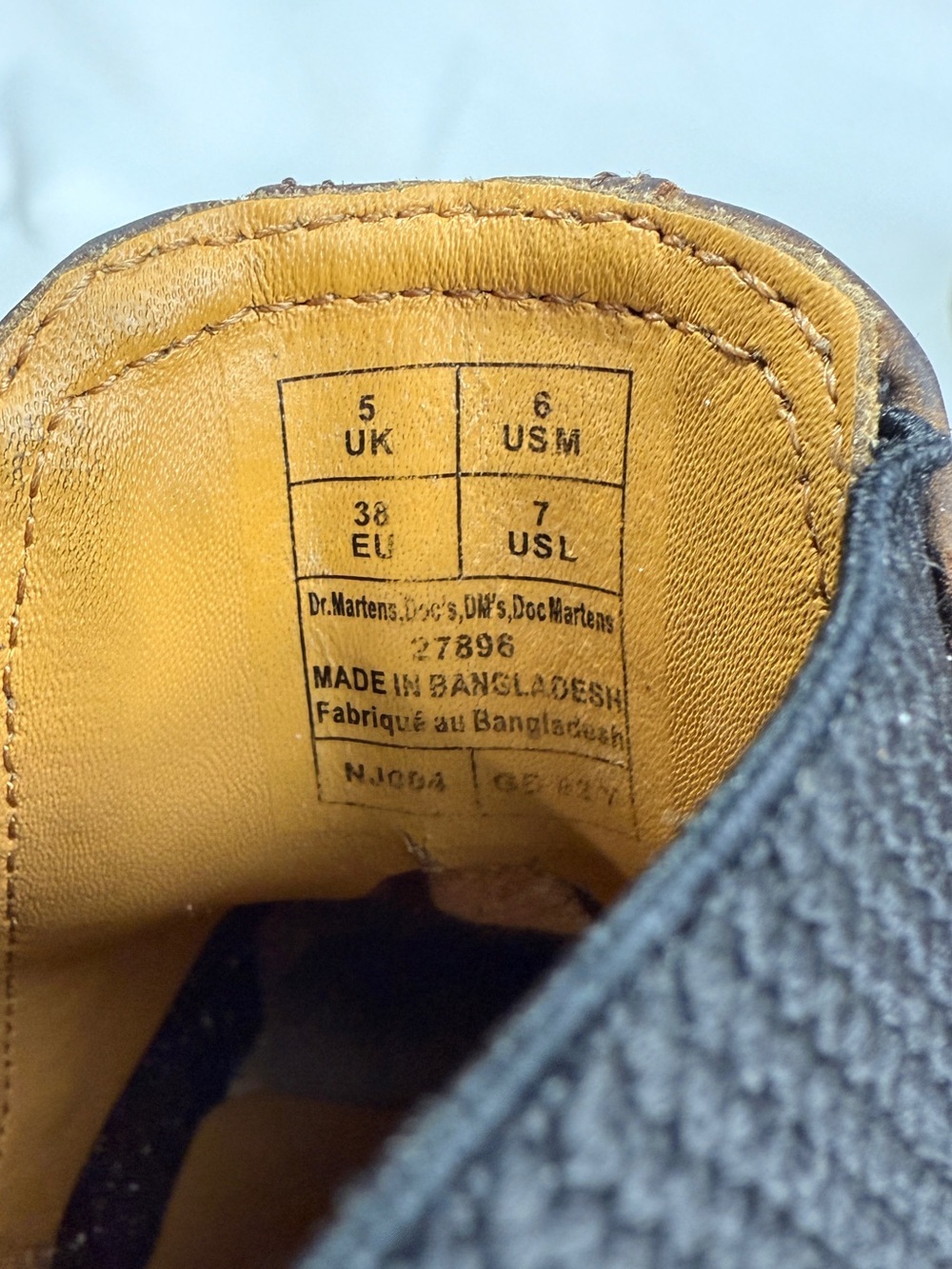 Dr. Martens Chelsea Boot Men 6 Womens 7 27896 Distressd Brown Yellow Stitch - Picture 10 of 10